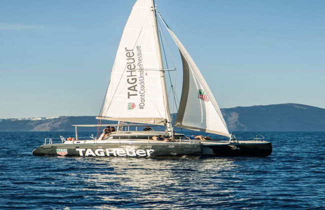 Caldera Blue: Passeio à catamarã com refeição: Black Mountain e Hot Springs - Grupo Pequeno - Foto 2